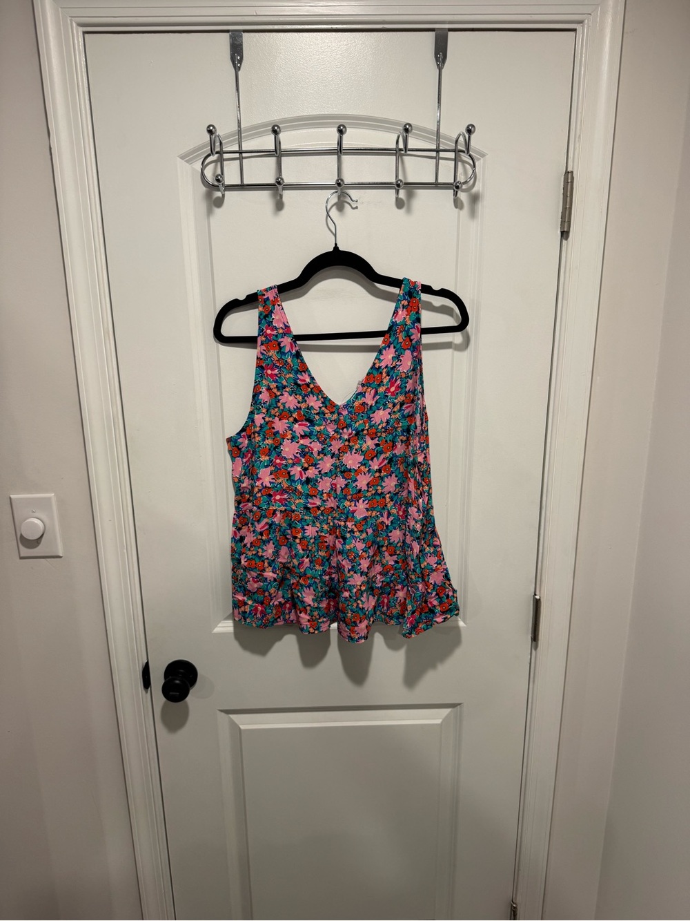 LOFT Pink Floral V-Neck Sleeveless Peplum Tank